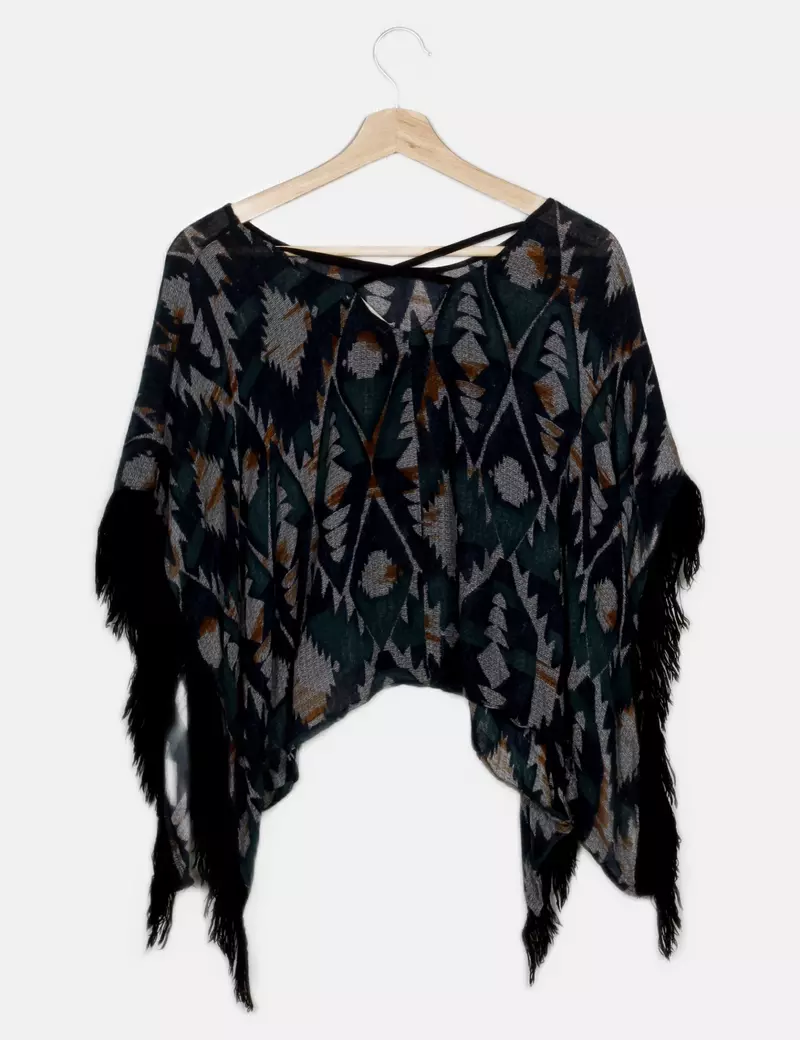 Bershka Capa y poncho