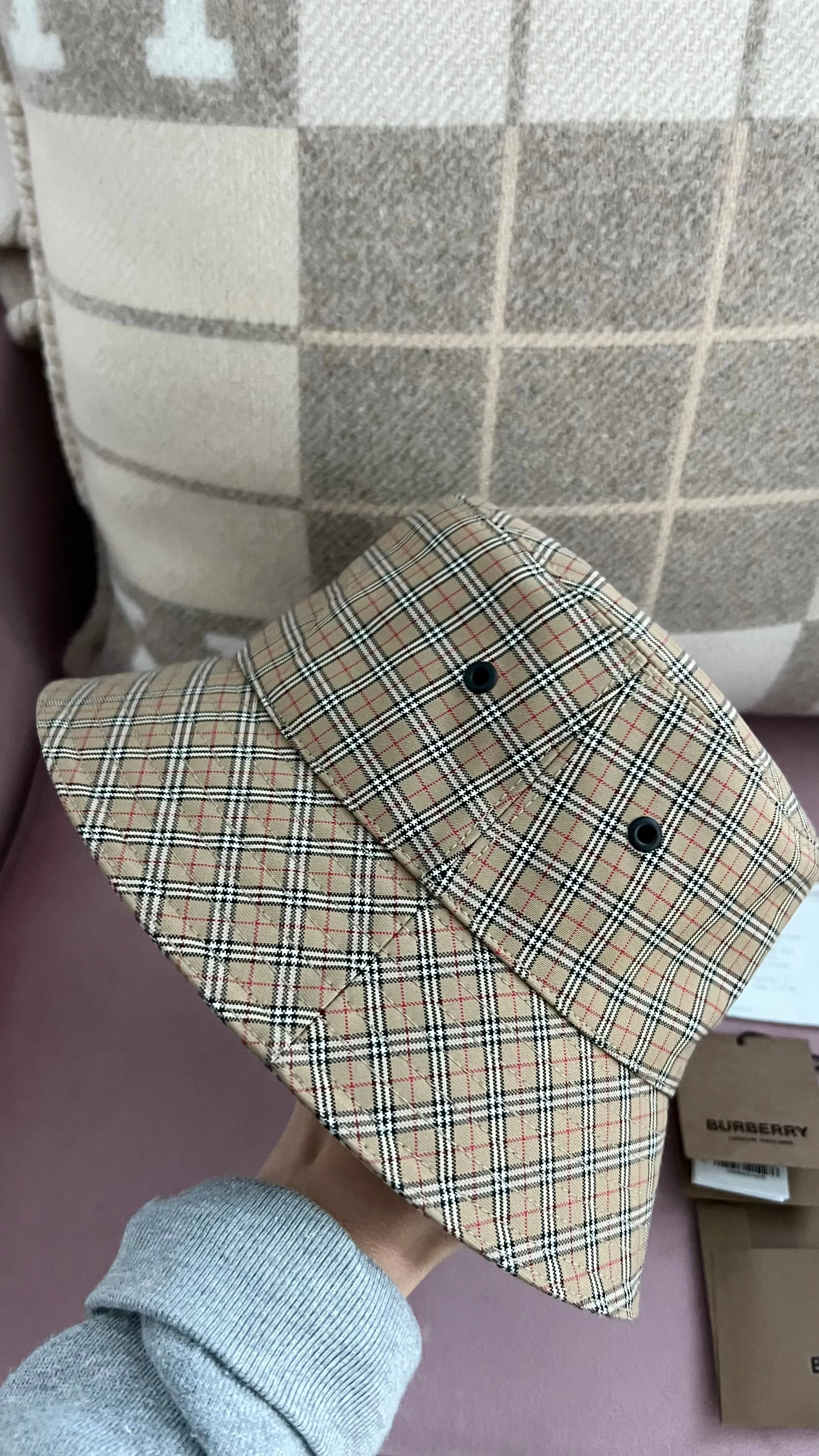 Burberry Bucket Hat - Burberry classic bucket hat