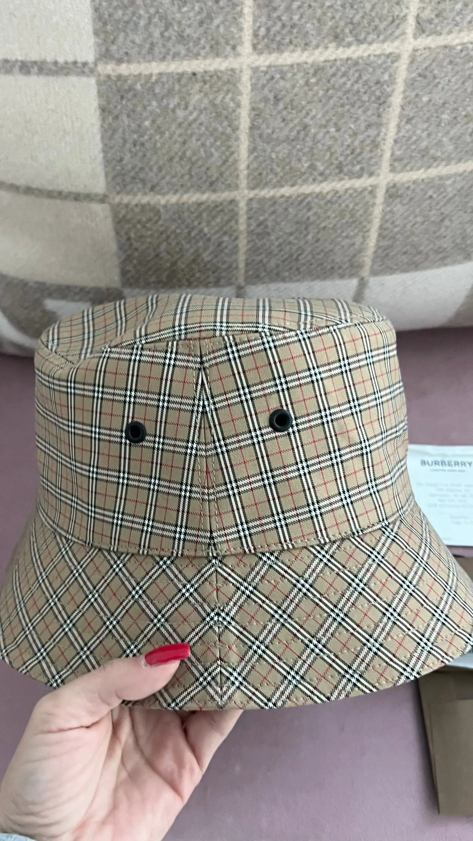 Burberry Bucket Hat - Burberry classic bucket hat