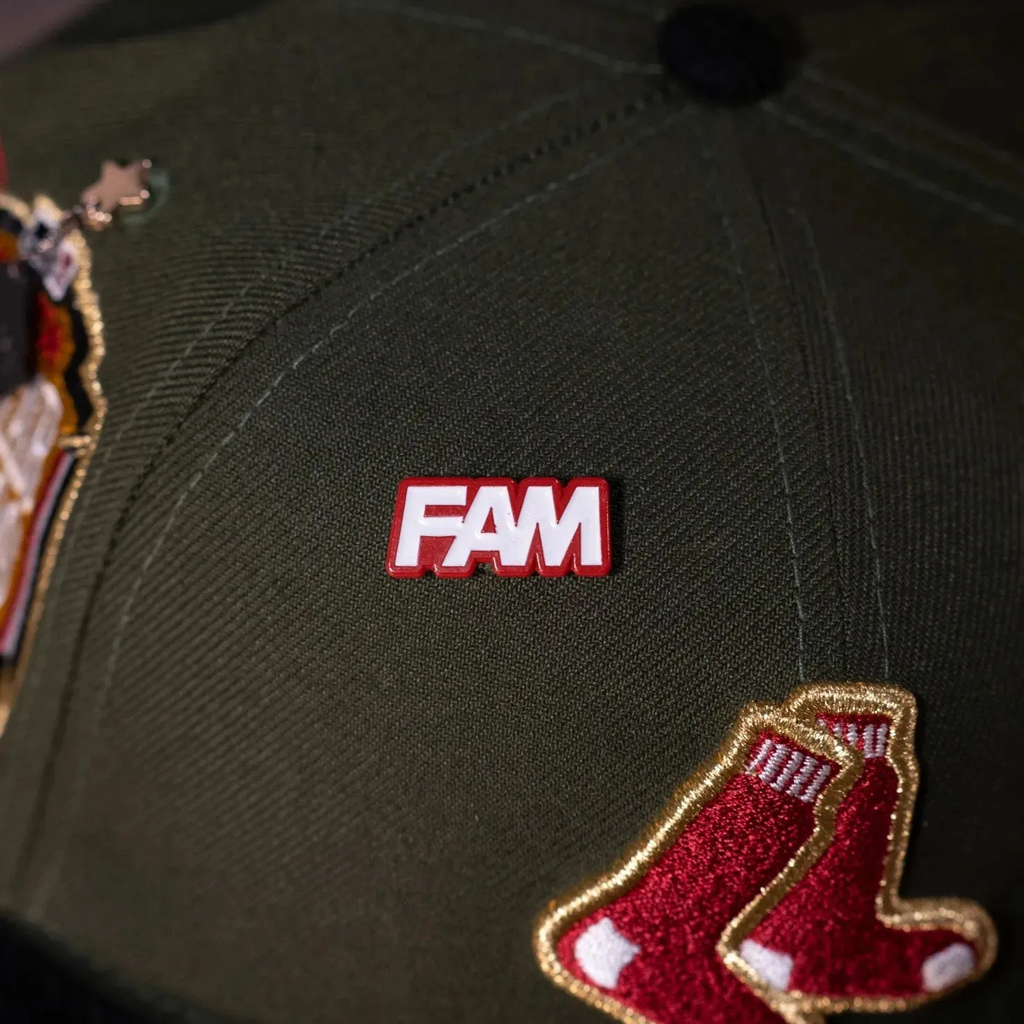 FAM CHRISTMAS PIN SET